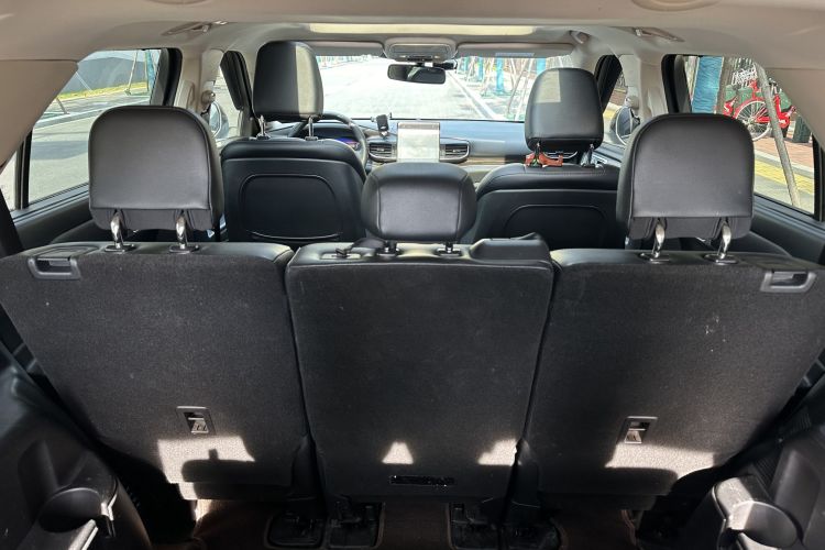 福特 探险者 2020款 EcoBoost 285 四驱钛金版 7座中控内饰7008