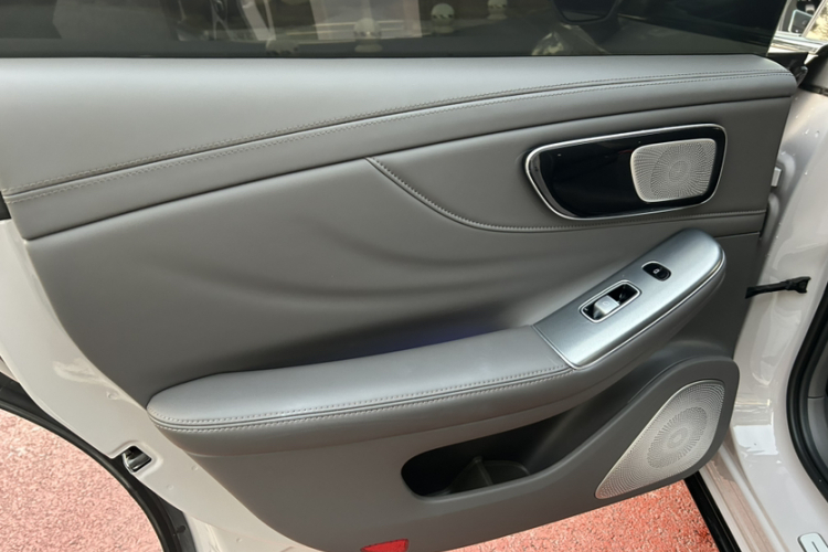 飞凡汽车 飞凡F7 2023款 改款 性能Pro版中控内饰7003