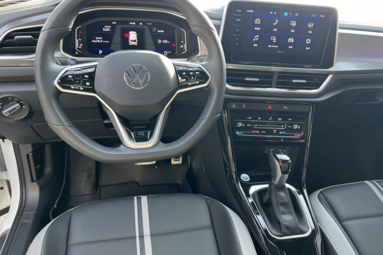 大众 T-ROC探歌 2024款 300TSI DSG两驱辰光版中控内饰7012