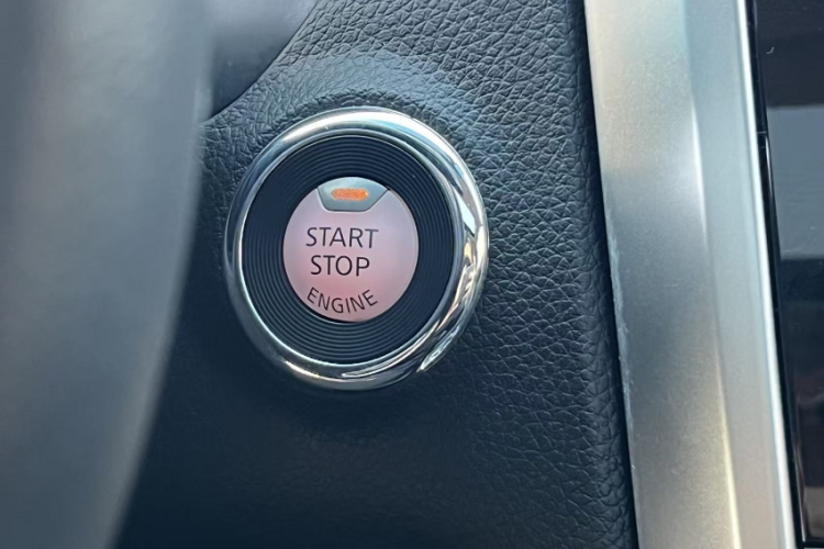 日产 天籁 2016款 改款 2.0L XL舒适版中控内饰7007