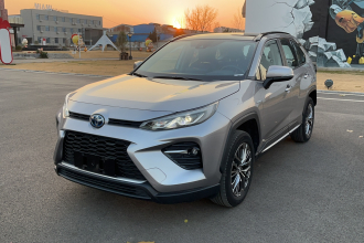 丰田 威兰达 2023款 双擎 2.5L E-CVT四驱尊贵版