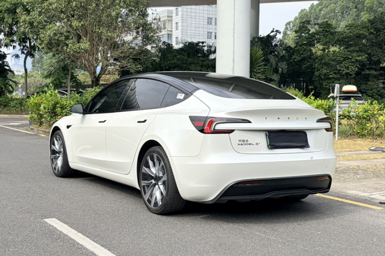 特斯拉 Model 3 2023款 长续航全轮驱动版车身外观6010