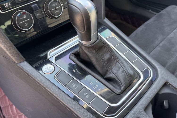 大众 迈腾 2017款 330TSI DSG 尊贵型局部细节9002