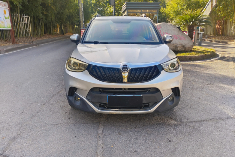 中华V3 2016款 1.5L 手动智能型车身外观6009