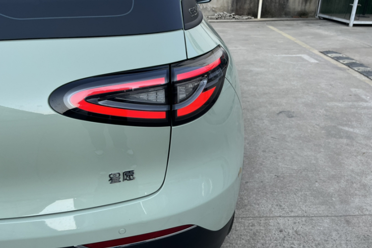 吉利银河 星愿 2025款 310km 青春版车身外观6010