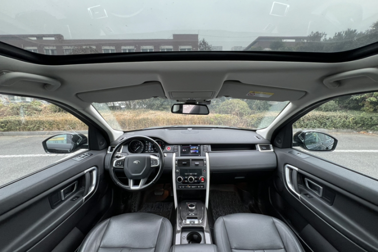 路虎 发现神行 2018款 240PS SE版中控内饰7001