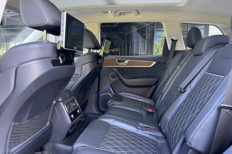 红旗HS7 2019款 3.0T 自动四驱智联旗领版中控内饰7005