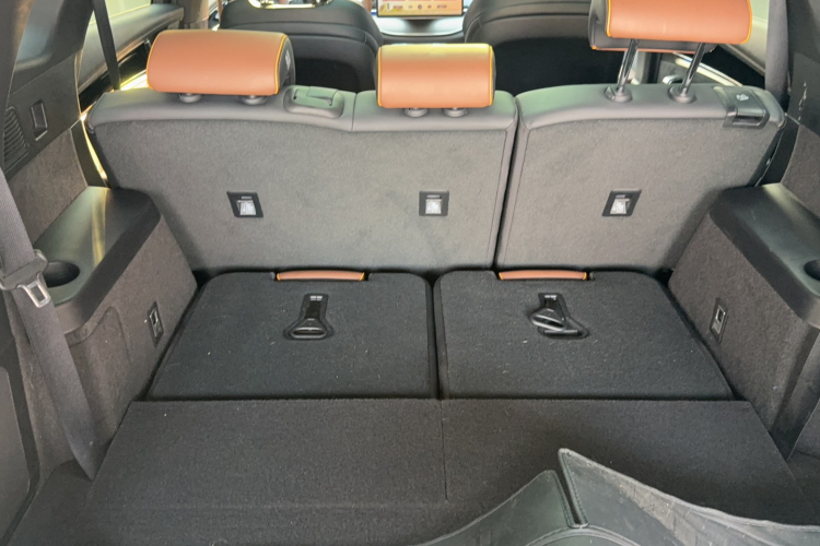 比亚迪 唐新能源 2021款 DM-i 112KM 尊荣型局部细节9006