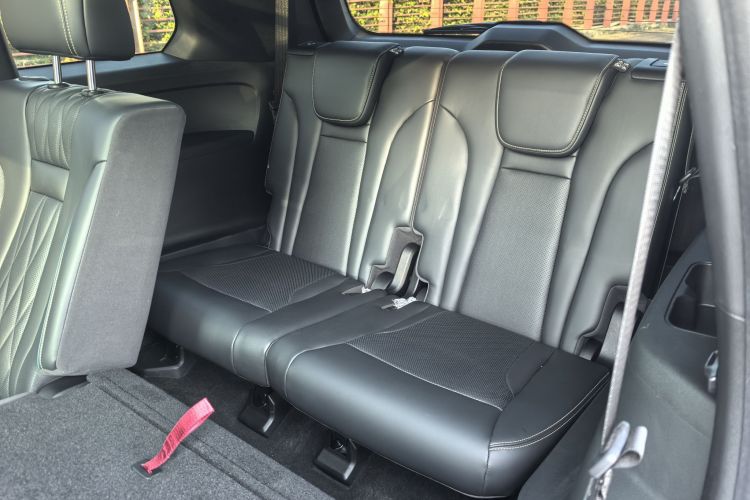 广汽传祺 传祺GS8 2022款 领航系列 2.0TGDI 两驱豪华智联版（七座）中控内饰7006