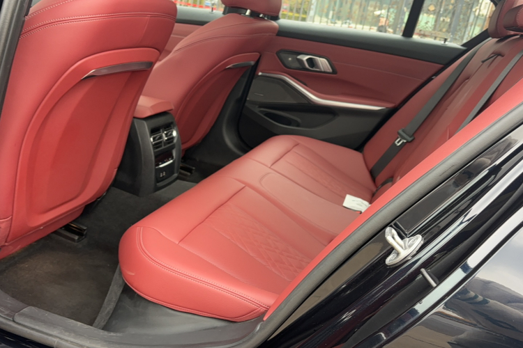 宝马3系 2024款 325i M运动曜夜套装中控内饰7003