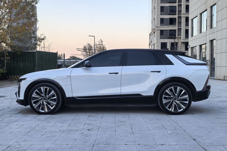 凯迪拉克 IQ锐歌 2022款 四驱高性能尊贵版车身外观6009