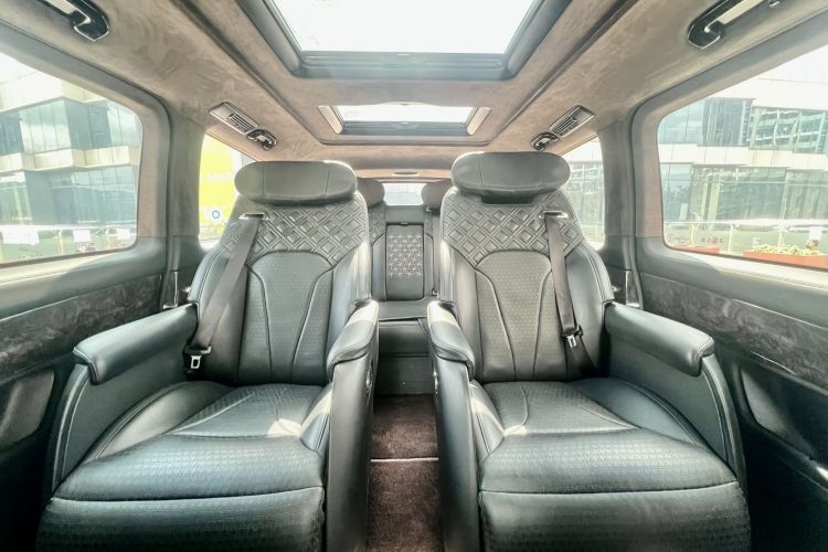 奔驰V级（平行进口）中控内饰7006