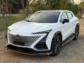 长安UNI-T 2022款 1.5T 运动版 尊贵型