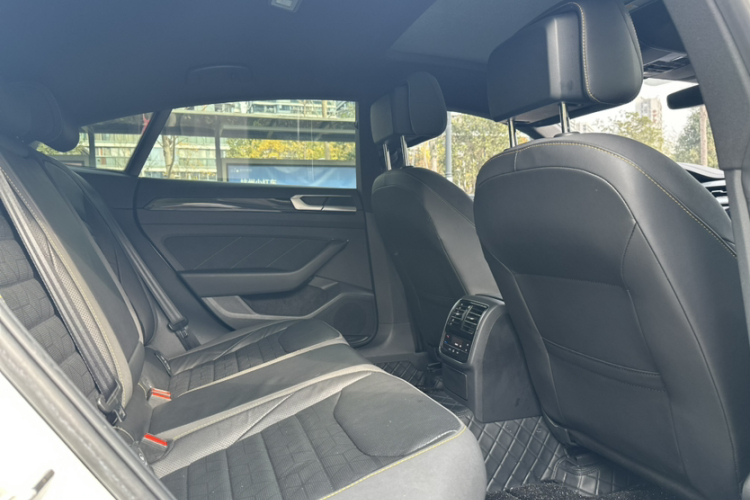 一汽-大众CC 2021款 380TSI 夺目版中控内饰7003