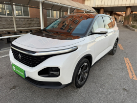宝骏RM-5 2019款 1.5T CVT 24小时在线豪华型 6座