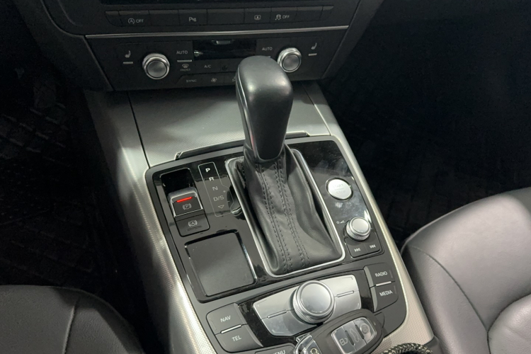 奥迪A6L 2017款 45 TFSI quattro 运动型局部细节18