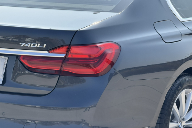 宝马7系 2016款 730Li 豪华型车身外观6008