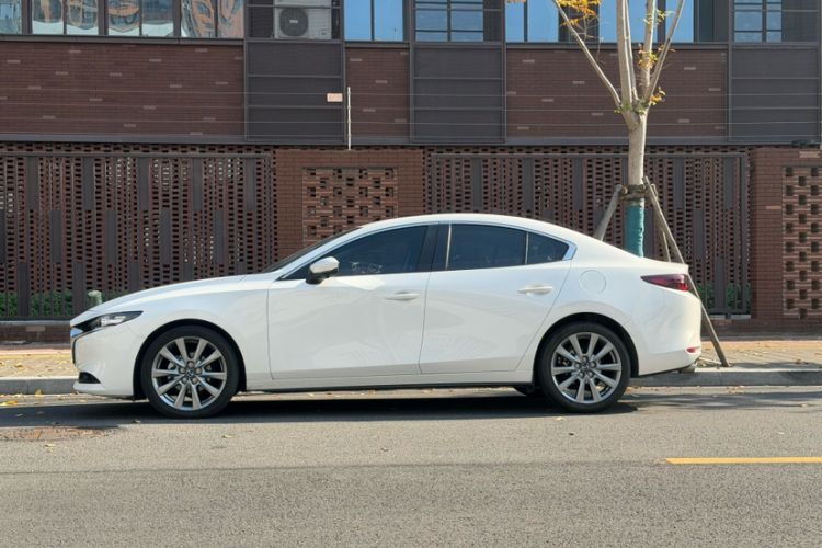 马自达3 昂克赛拉 2021款 2.0L 自动质雅版车身外观6001