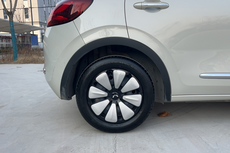 五菱汽车 五菱缤果 2023款 203km 舒享款车身外观6009