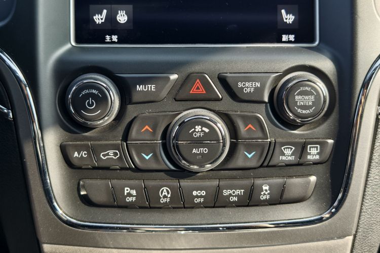 Jeep 大切诺基(进口) 2017款 3.0L 舒享导航版局部细节16