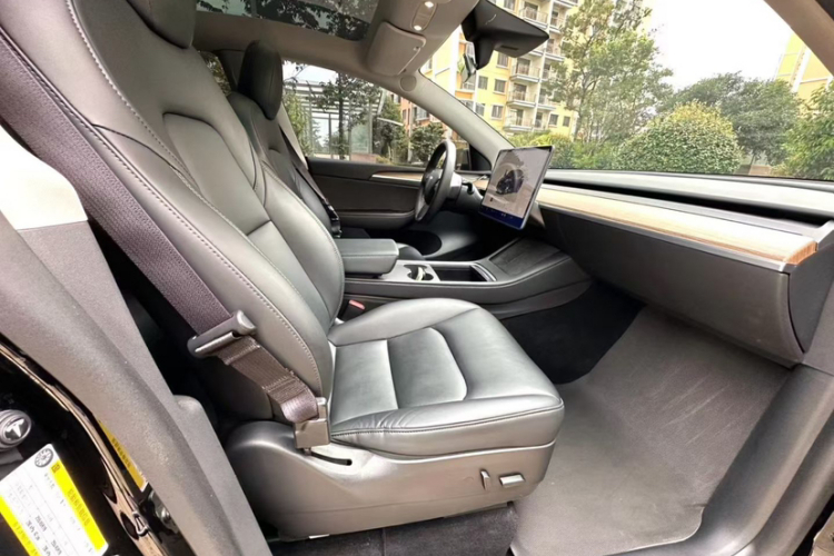 特斯拉 Model Y 2022款 改款 后轮驱动版车身外观6007