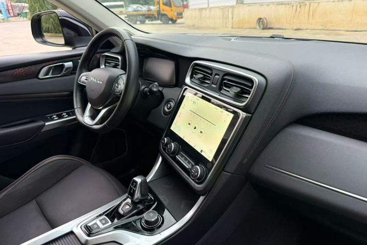 领克01 2017款 2.0T 四驱劲Pro版中控内饰7003