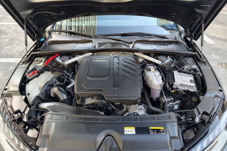 奥迪A4L 2023款 40 TFSI 时尚动感型中控内饰7006