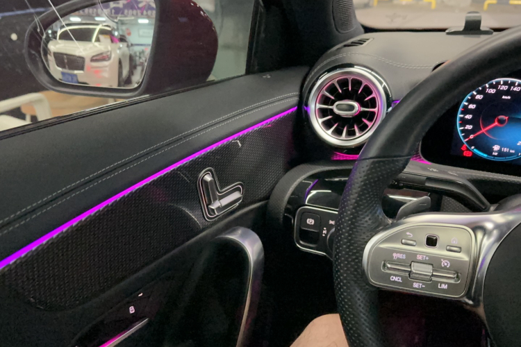 奔驰A级 2020款 A 200 L 运动轿车局部细节9007