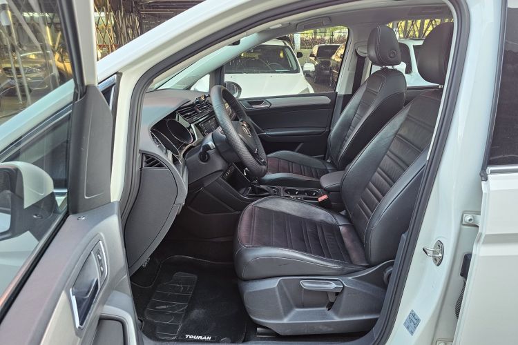 大众 2018款 途安L 280TSI DSG拓界版 7座 国V中控内饰7001