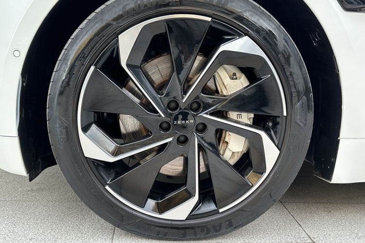 极氪001 2022款 长续航双电机 WE版局部细节9005