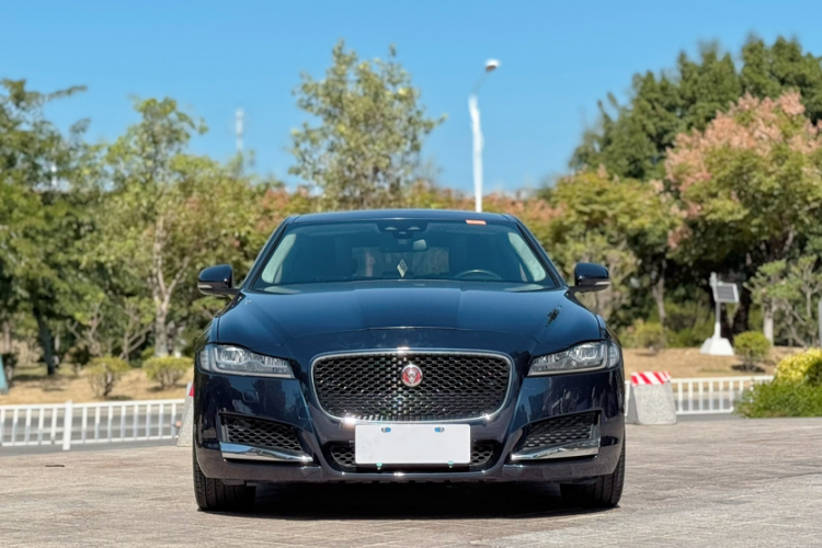 捷豹XFL 2018款 XFL 2.0T 250PS 豪华版车身外观6002