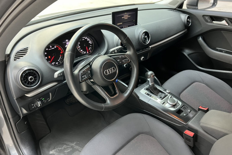 奥迪A3 2019款 Limousine 35 TFSI 进取型 国VI中控内饰7004