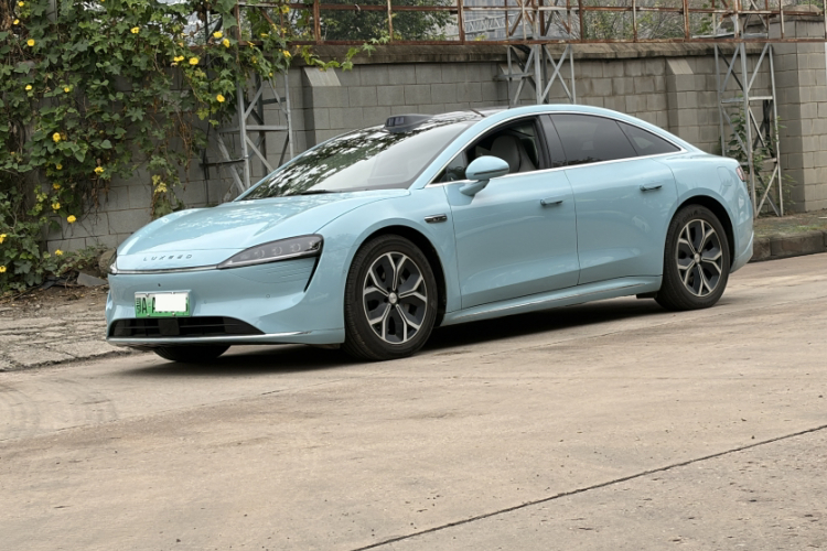 鸿蒙智行 智界S7 2025款 855km Max车身外观1