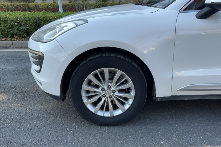 众泰SR9 2017款 2.0T 自动极致之光版车身外观6006