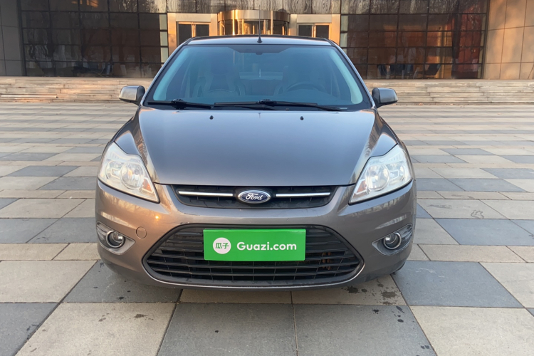 福特 福克斯 2013款 三厢经典 1.8L 手动基本型车身外观6001