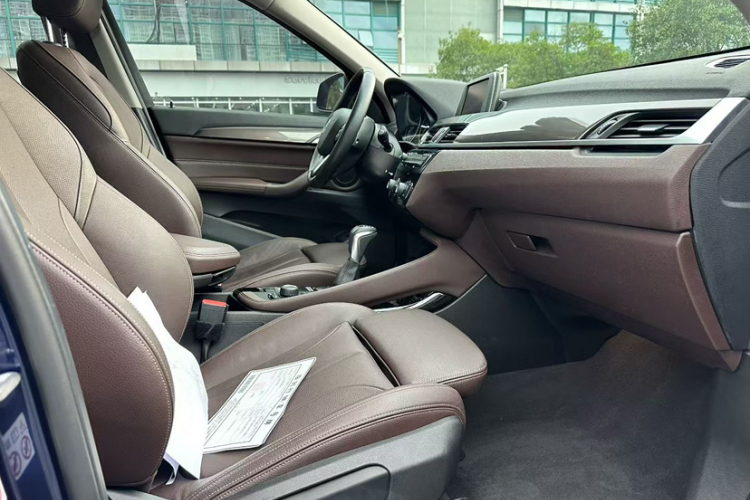 宝马X1 2018款 sDrive18Li 尊享型中控内饰7001