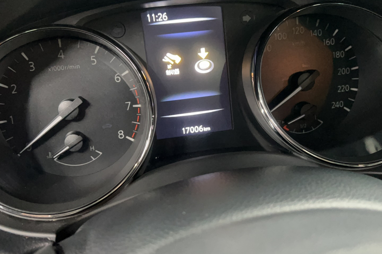 日产 奇骏 2023款 经典 2.0L 两驱智联舒享版中控内饰15