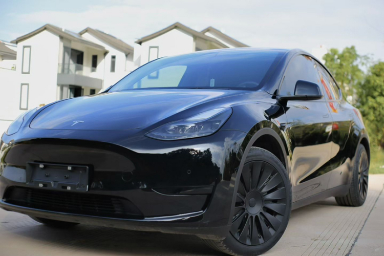 特斯拉 Model Y 2022款 改款 后轮驱动版车身外观6006