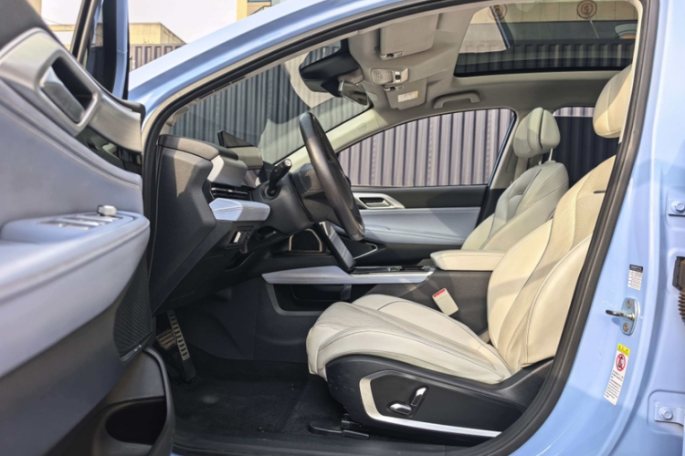 小鹏P5 2022款 460E+中控内饰7005