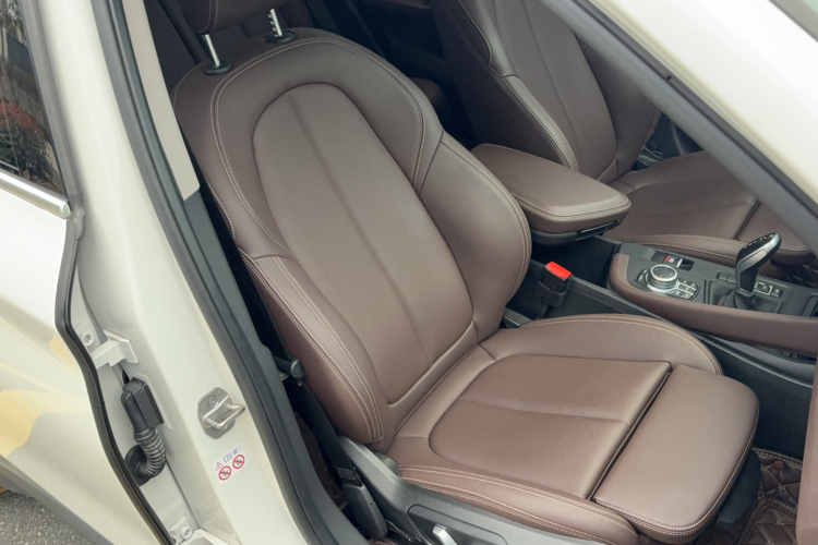 宝马X1 2021款 sDrive25Li 领先型局部细节41