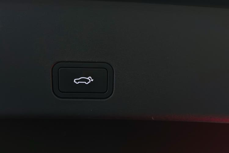 极氪001 2023款 WE版 86kWh车身外观6009