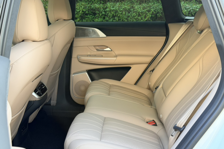 小鹏G9 2025款 625 长续航 Max中控内饰7004