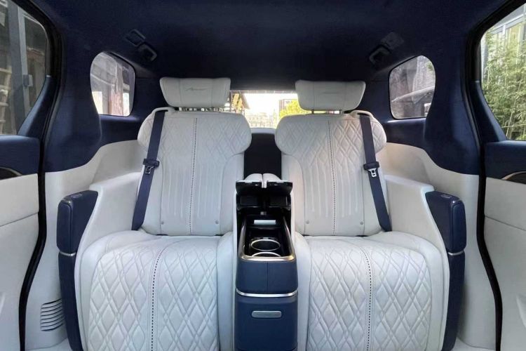 别克GL8 2020款 Avenir艾维亚 四座尊礼版局部细节9004