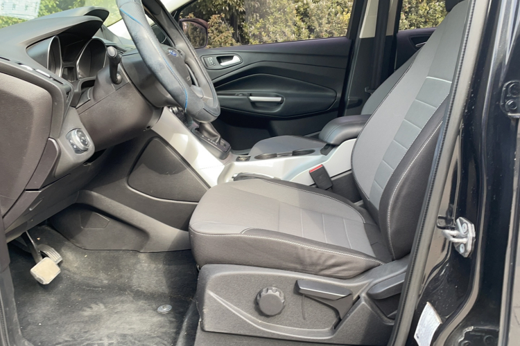 福特 翼虎 2013款 1.6L GTDi 两驱舒适型中控内饰7001