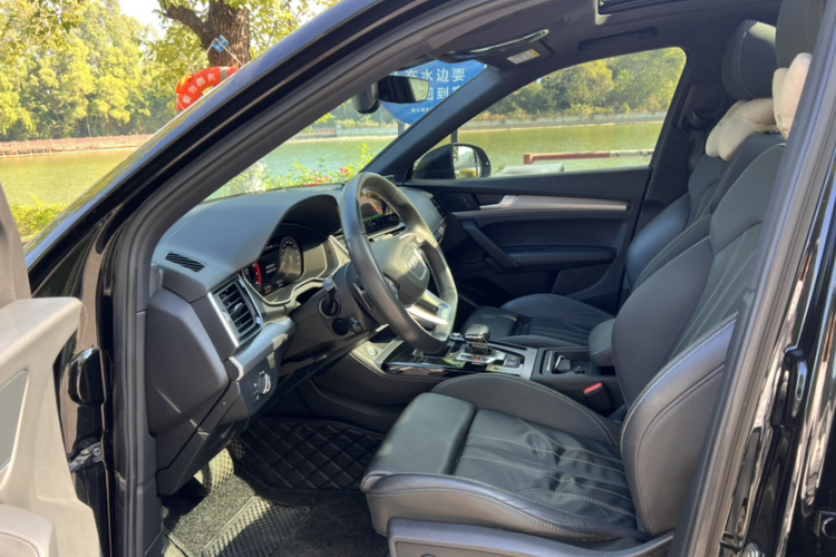 奥迪Q5L Sportback 2021款 40 TFSI 时尚型局部细节19