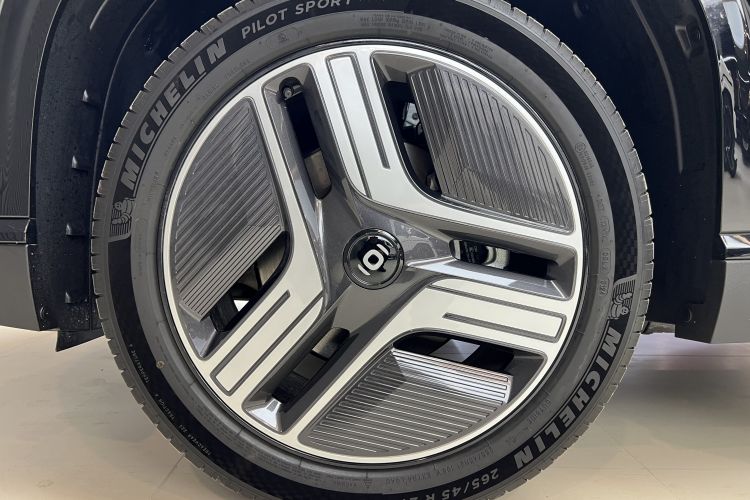 长安启源E07 2025款 纯电 四驱 90kWh Ultra高性能版车身外观6003