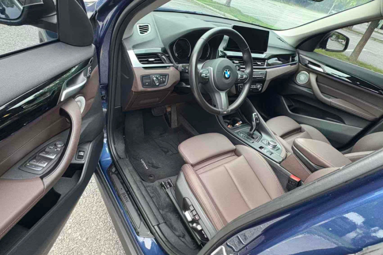 宝马X1 2021款 改款 sDrive25Li 领先型车身外观6001