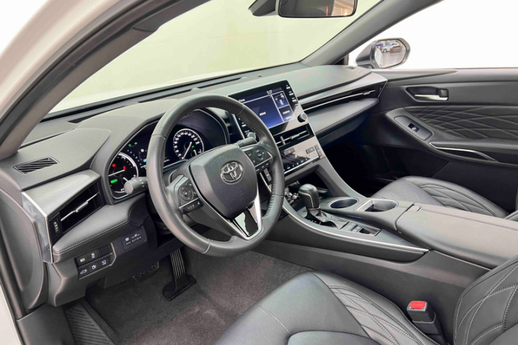 丰田 亚洲龙 2019款 双擎 2.5L XLE尊贵版 国VI中控内饰7003