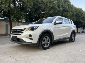 捷途X70M 2020款 改款 1.5T 手动伙伴型 6座