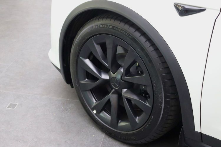 特斯拉 Model X 2023款 双电机全轮驱动版车身外观6008